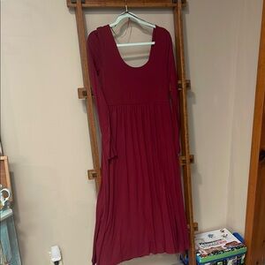 Elegant Burgundy Long Sleeve Dress